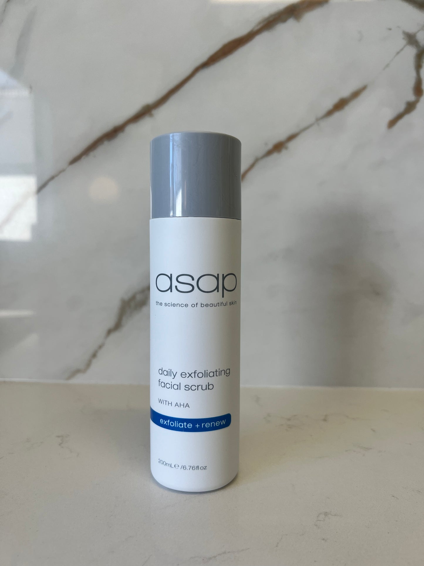 Daily facial exfoliating scrub 200ml